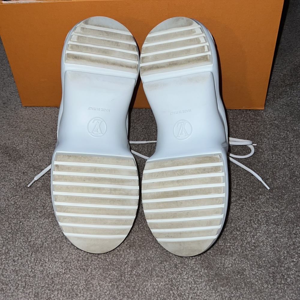 Authentic Louis Vuitton Archlight - image 8